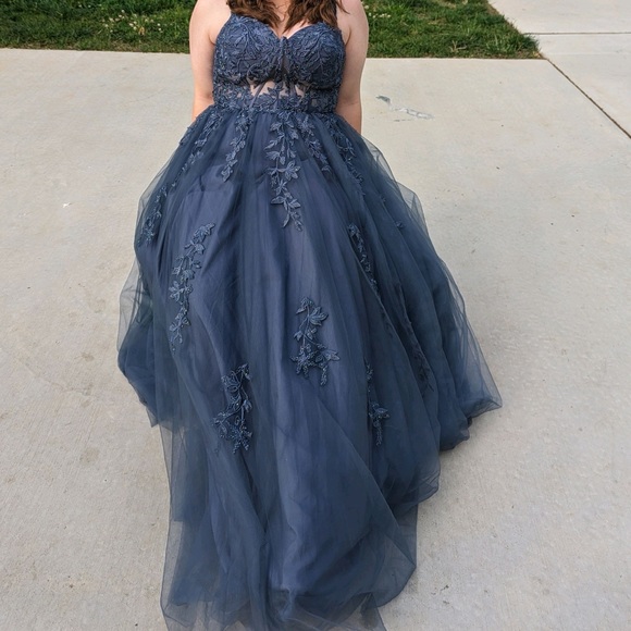 Worn once! Will negotiate price! - Picture 2 of 5